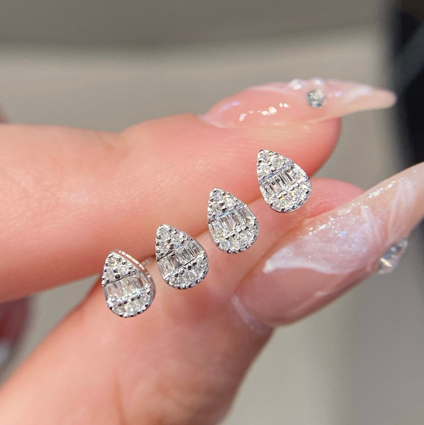 0.20ct Natural Diamond Water Drop-Shaped in 18K Gold