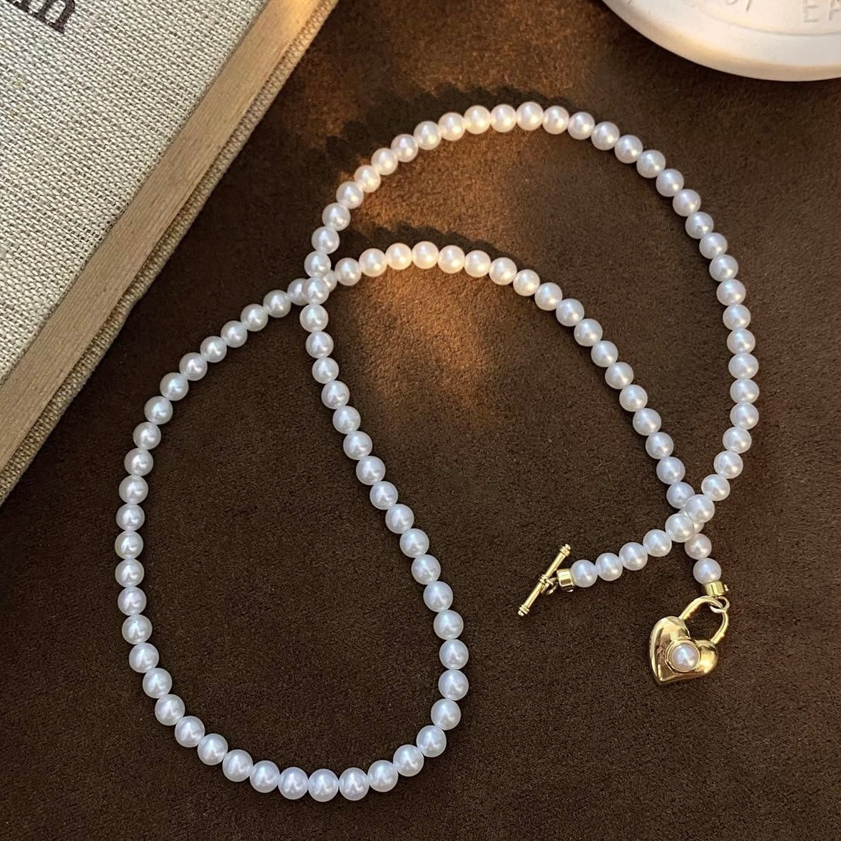 18K Gold Heart-Shaped Padlock & Freshwater Pearl Necklace with OT Buckle