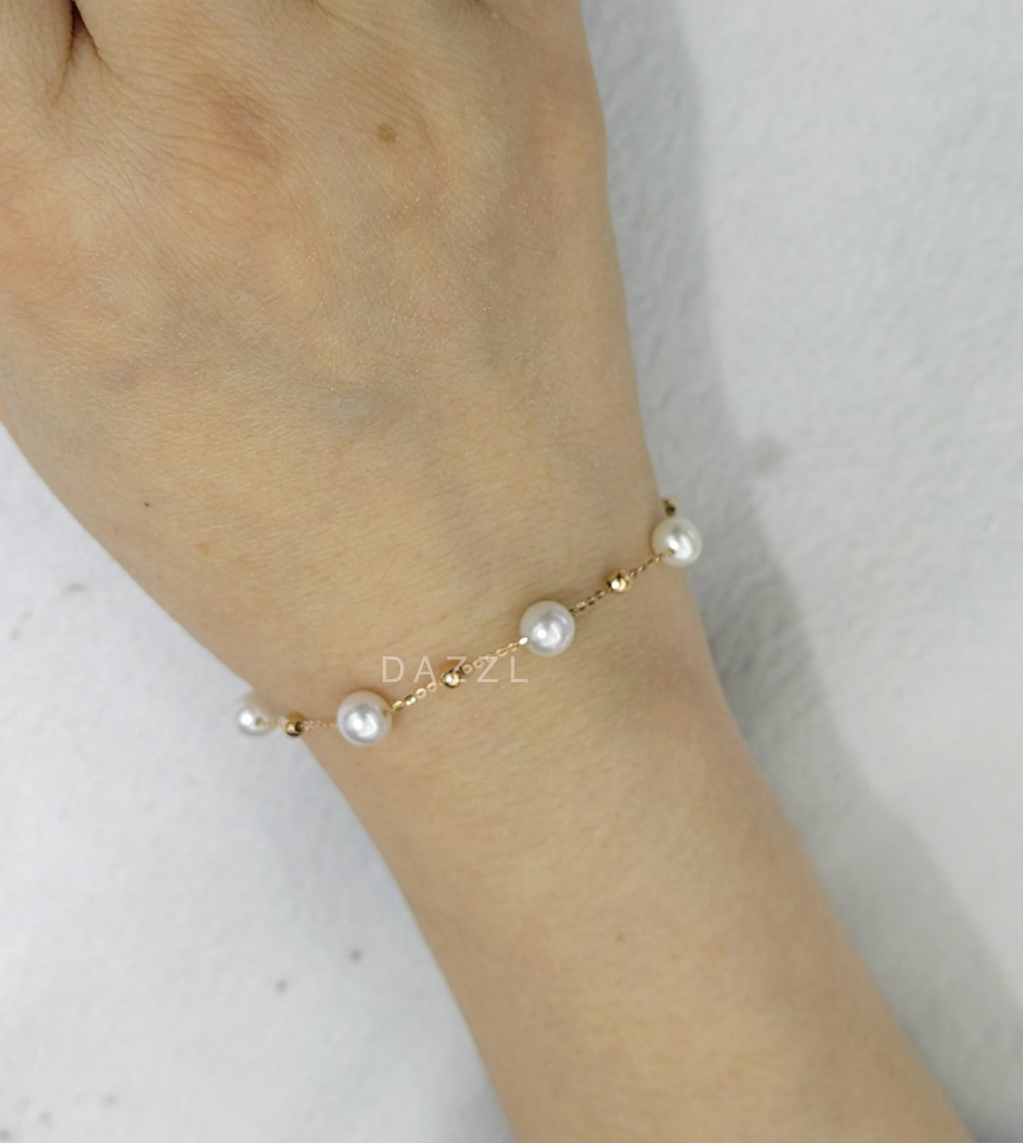 Small Gold Balls & Freshwater Pearl Bracelet in 18K Gold