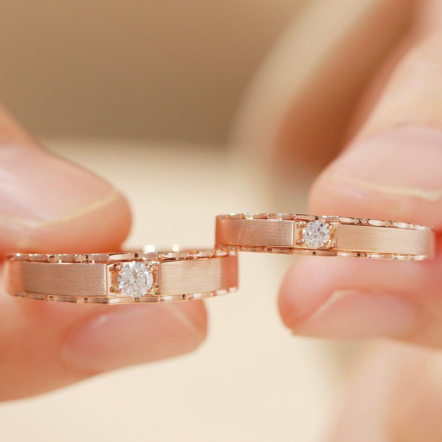 Solitaire Wave Natural Diamond Couple Rings in 18K Gold