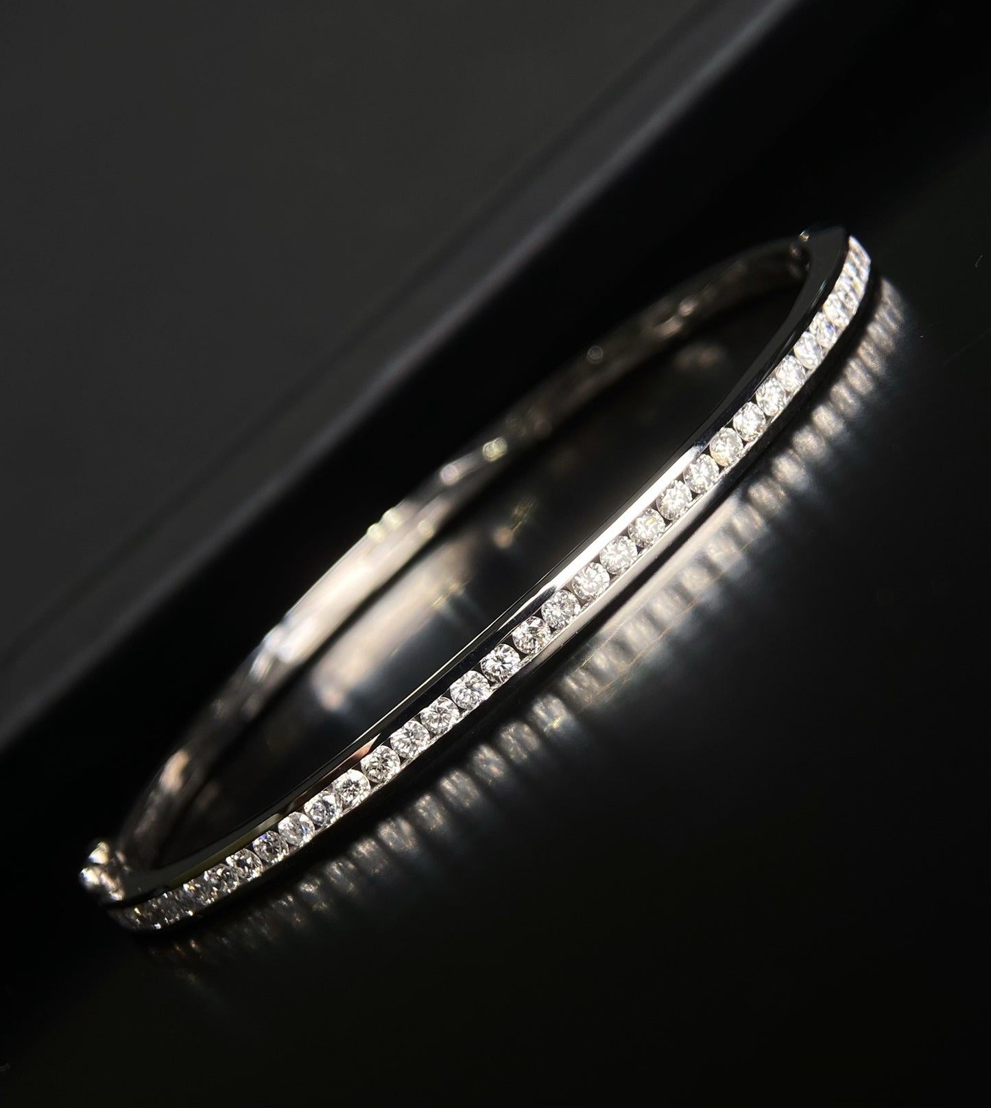 Natural Diamond Bangle in 18K Gold