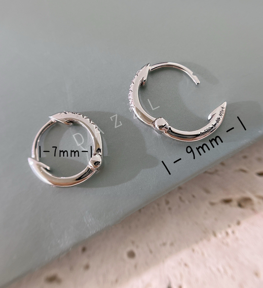 Mini Huggie Hoop Natural Diamond Earrings in 18K Gold