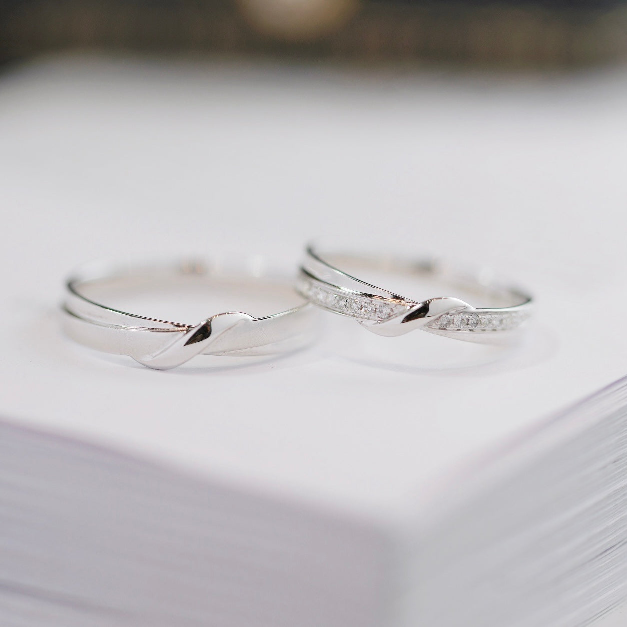 Overlap Natural Diamond Couple Rings in 18K Gold