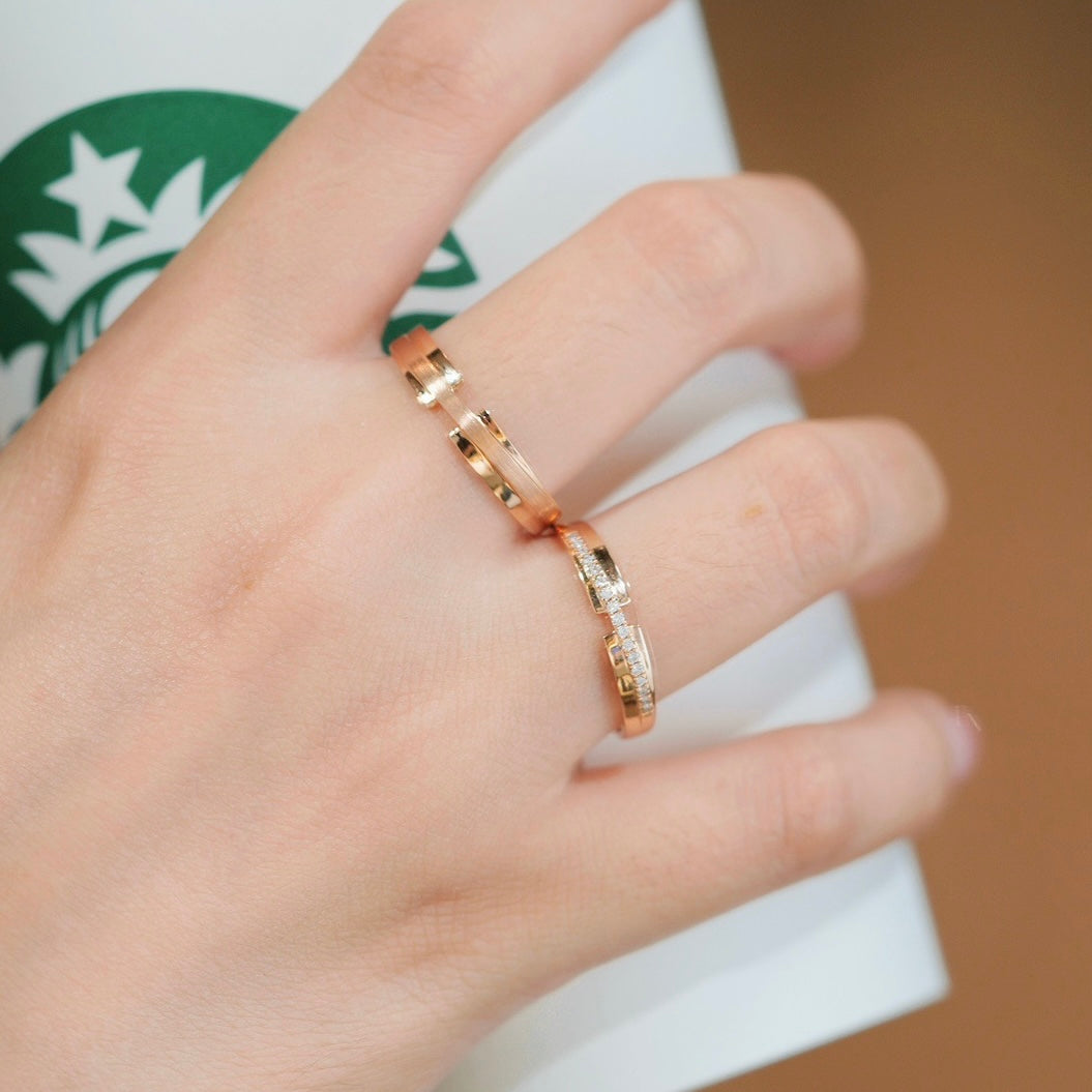 Slash Natural Diamond Couple Rings in 18K Gold