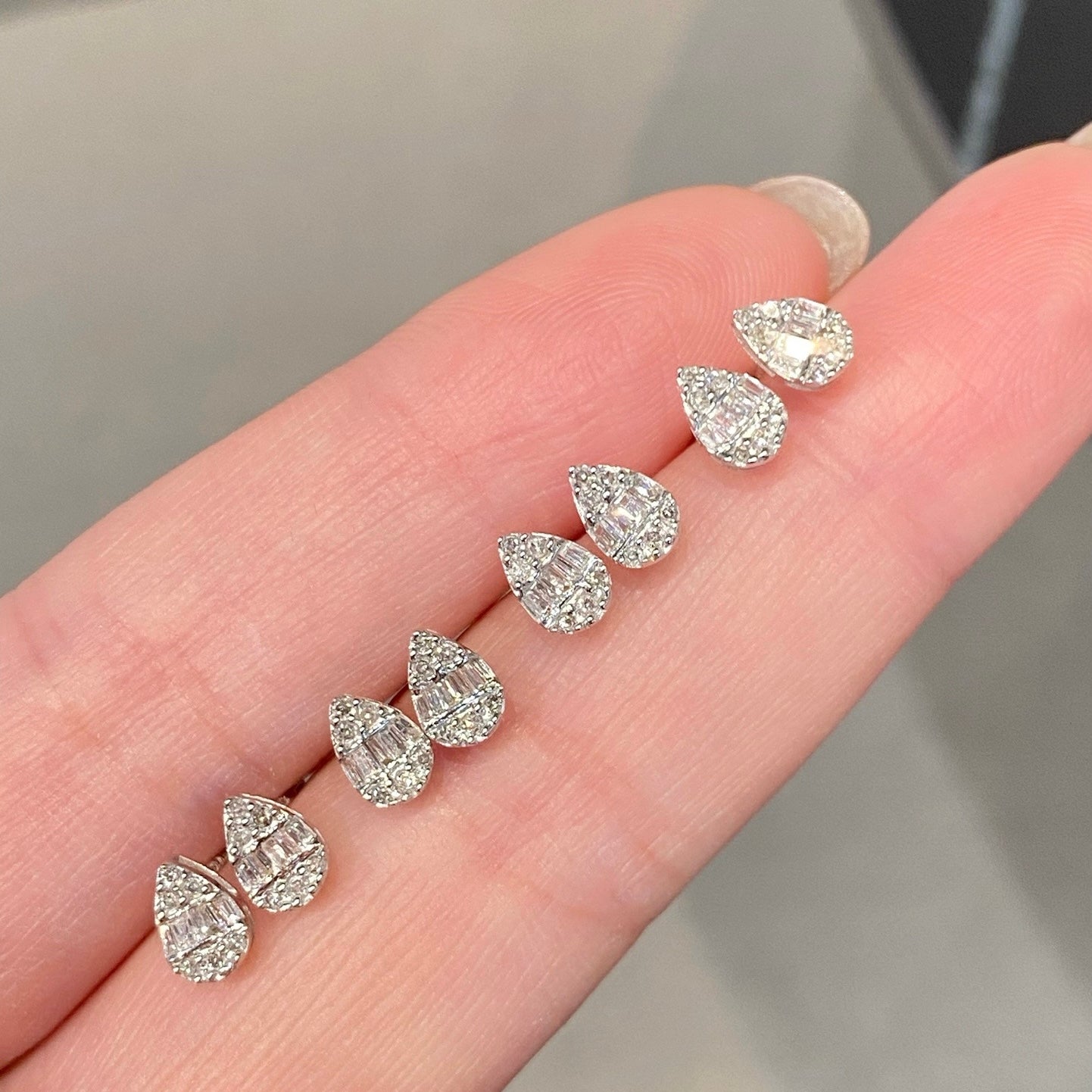 0.20ct Natural Diamond Water Drop-Shaped in 18K Gold