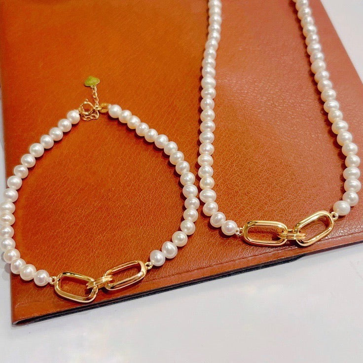Freshwater Pearl Necklace/ Bracelet with Geometric Square Buckle in 18K Gold