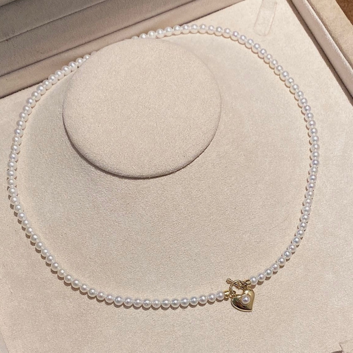 18K Gold Heart-Shaped Padlock & Freshwater Pearl Necklace with OT Buckle