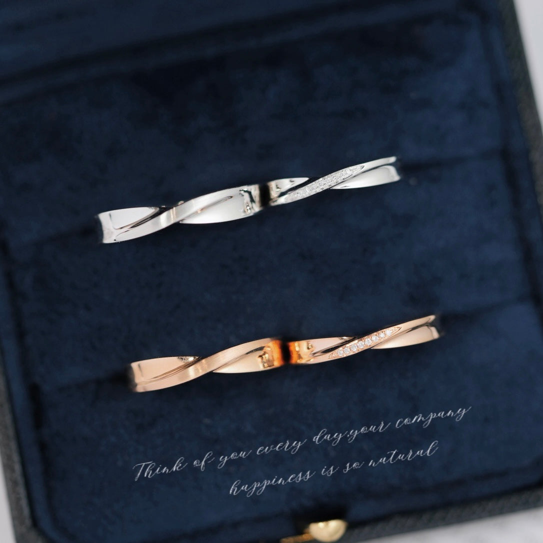 Twist Natural Diamond Couple Rings in 18K Gold