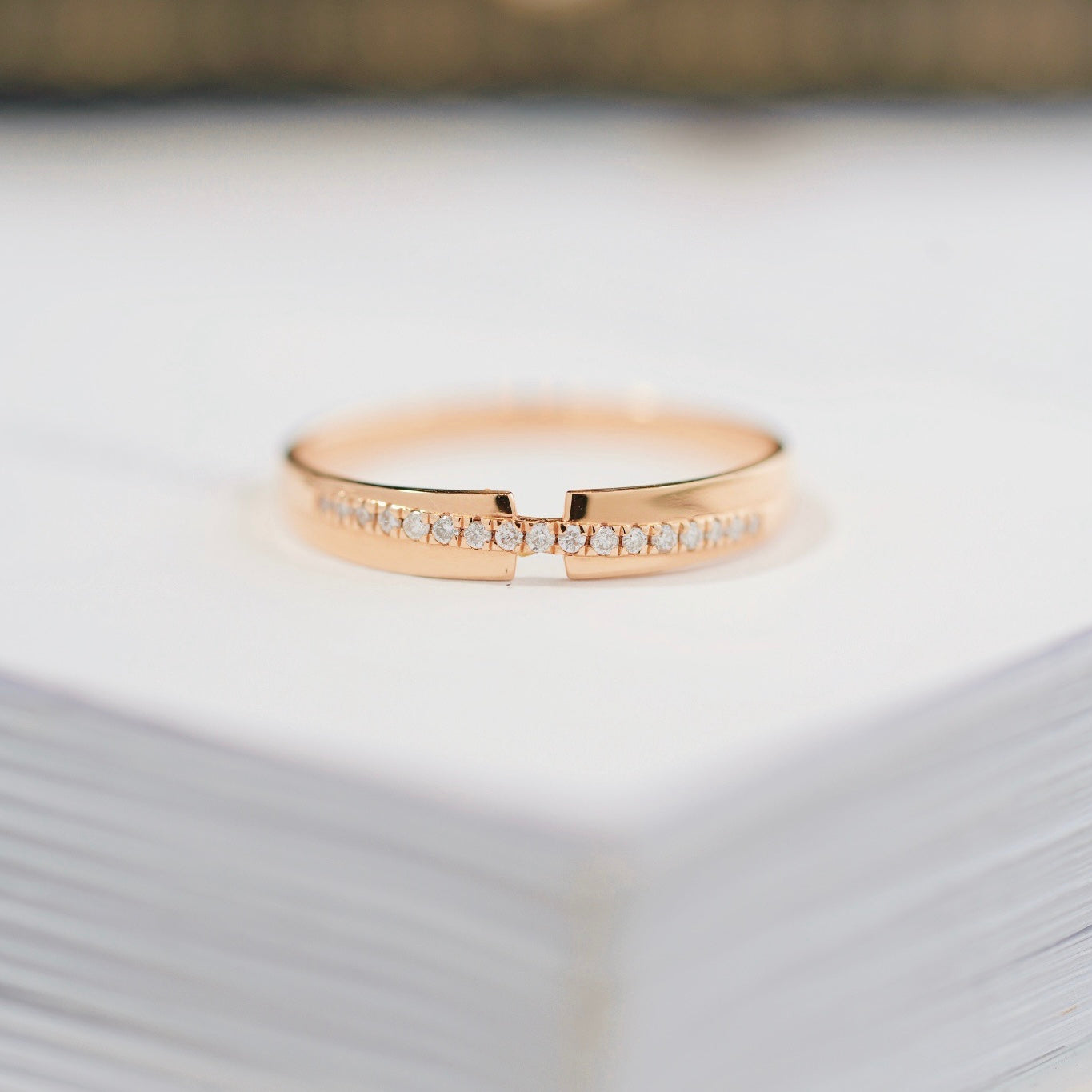 Slash Natural Diamond Couple Rings in 18K Gold