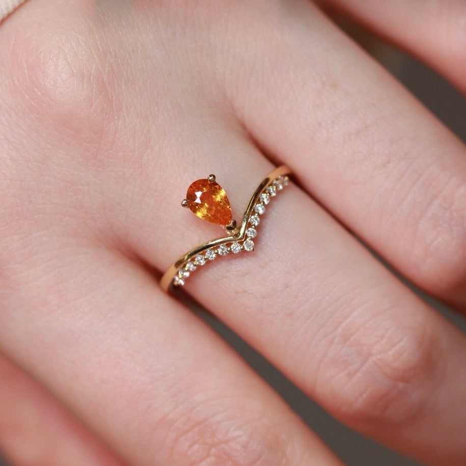 Pear-Shaped Natural Spessartine with Double V-Shaped Natural Diamond Ring in 18K Gold