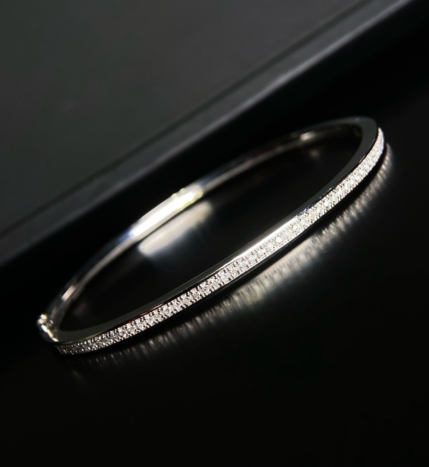 Natural Diamond Bangle in 18K Gold