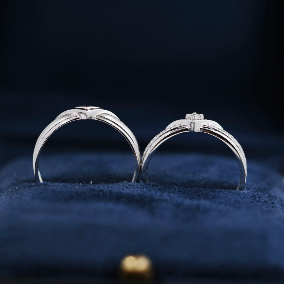 V-Shaped Natural Diamond Couple Rings in 18K Gold