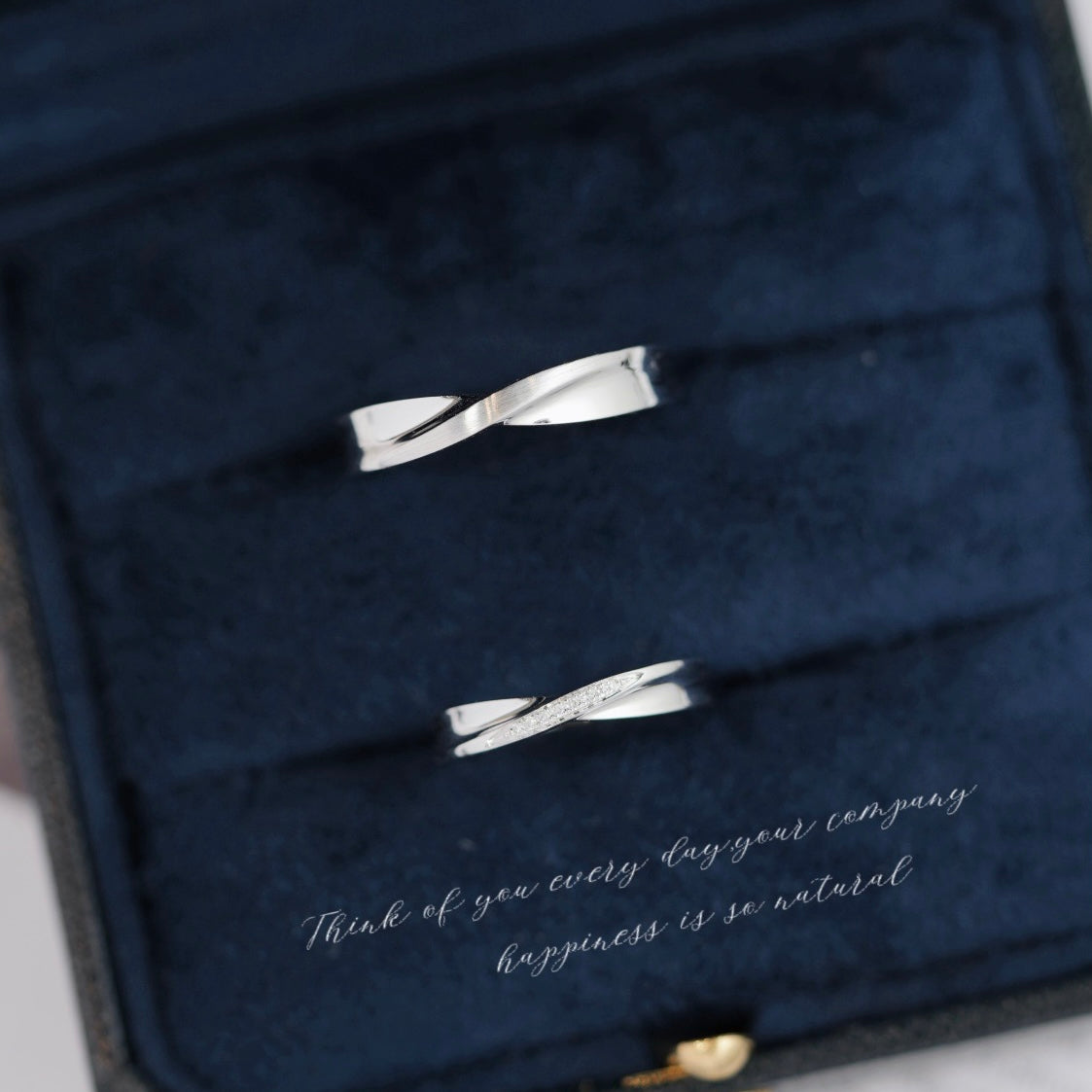 Twist Natural Diamond Couple Rings in 18K Gold