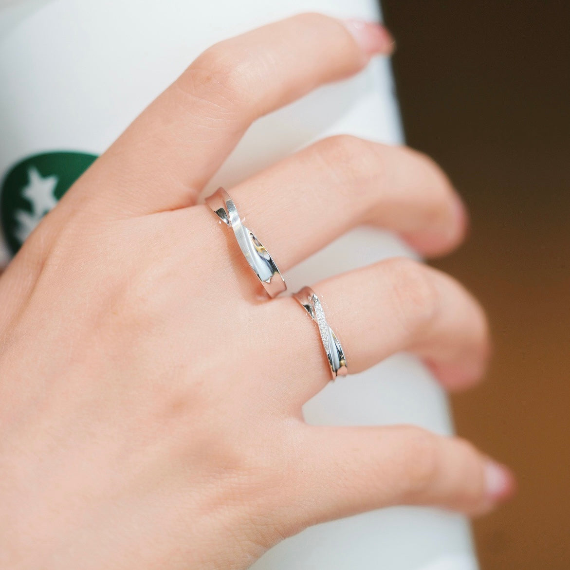 Twist Natural Diamond Couple Rings in 18K Gold