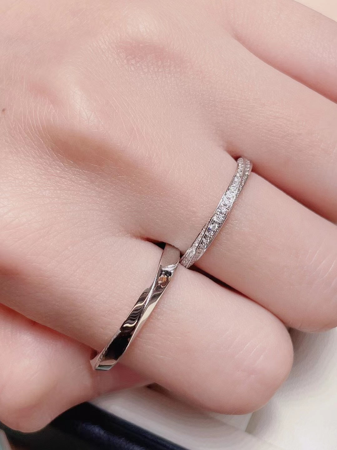 Möbius Natural Diamond Couple Rings in 18K Gold