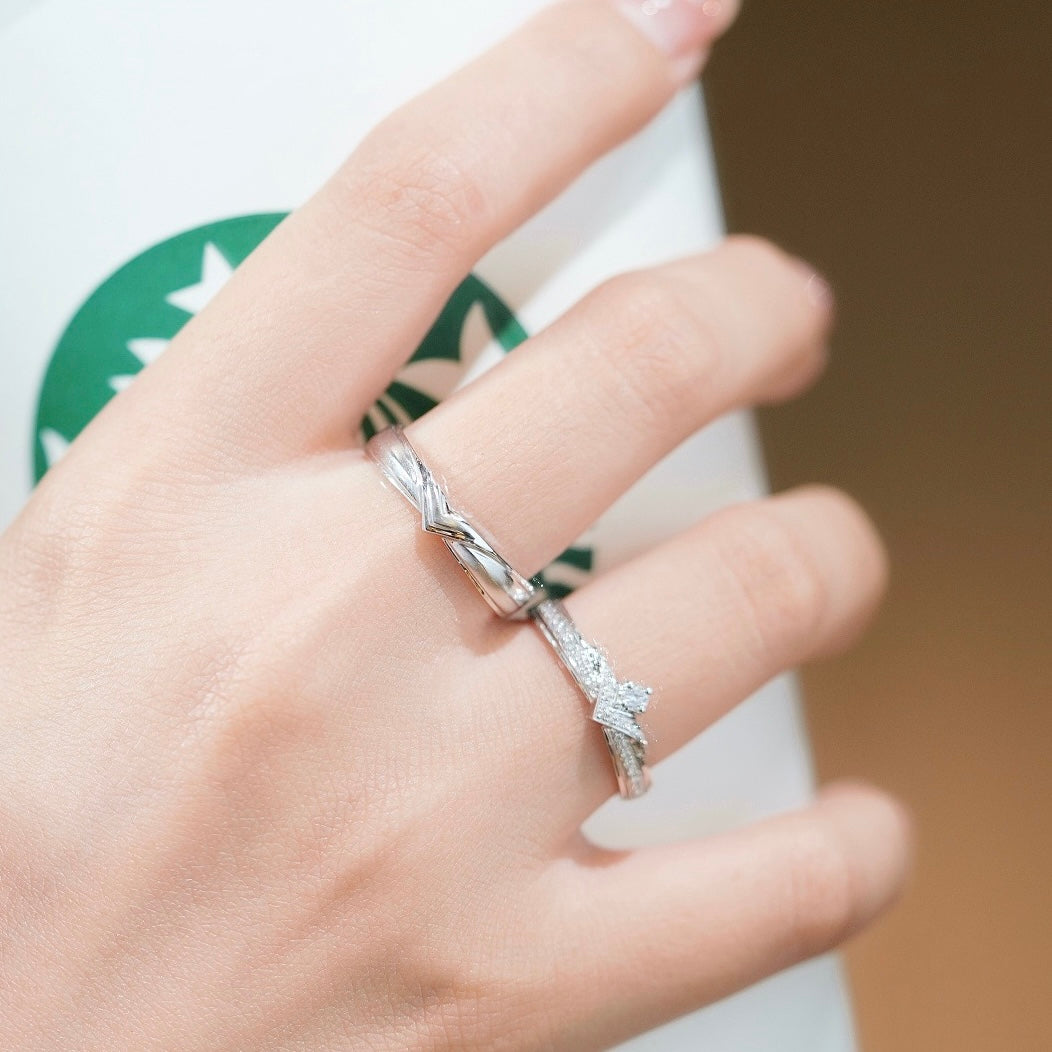 V-Shaped Natural Diamond Couple Rings in 18K Gold