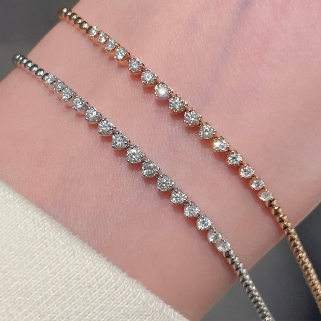 0.45ct Natural Diamond Heart-Shaped Bracelet in 18K Gold
