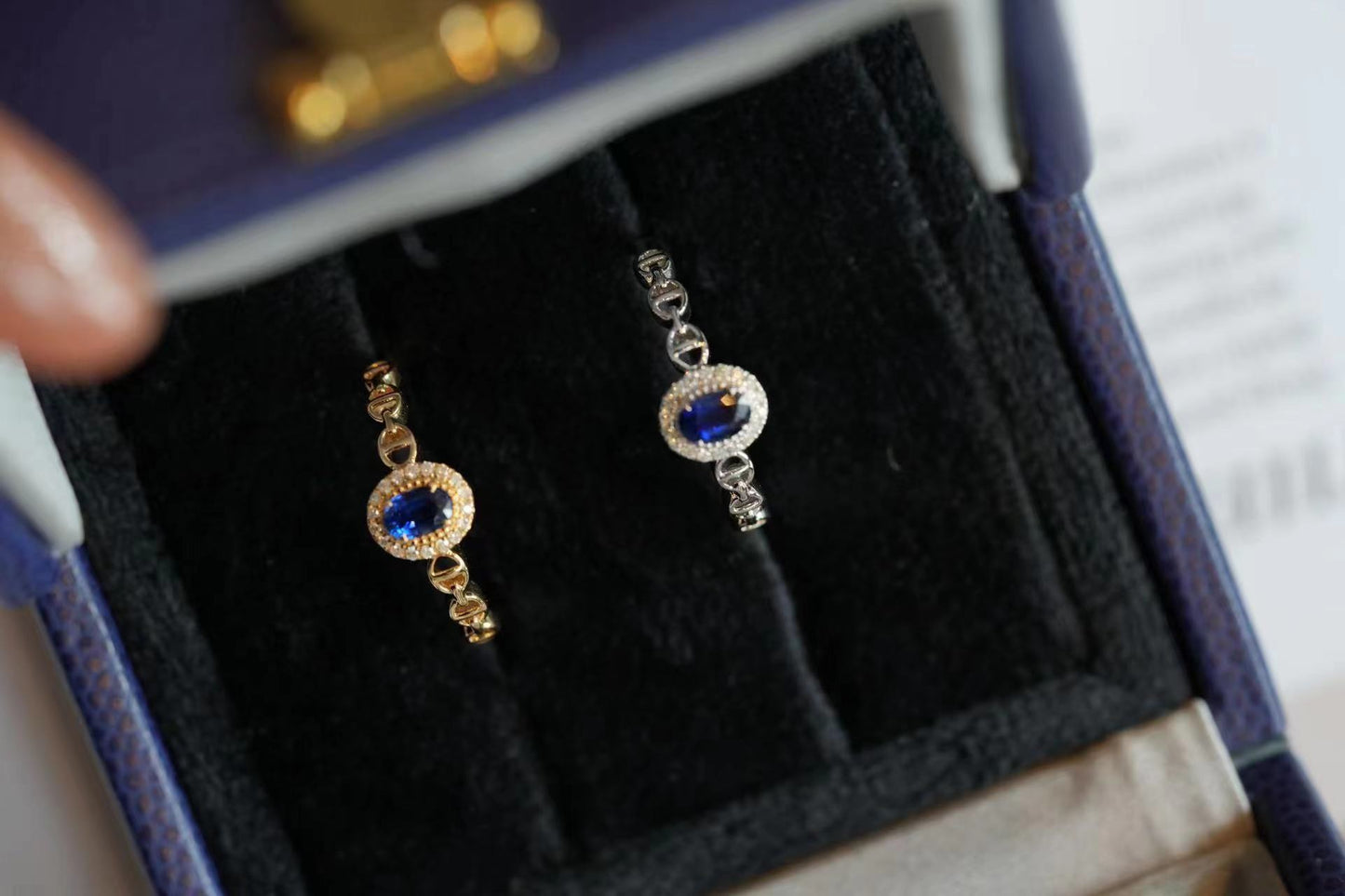 0.30ct Natural Sapphire with Natural Diamond Ring in 18K Gold