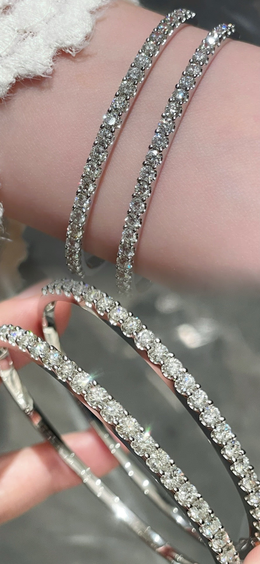 Natural Diamond Bangle in 18K Gold