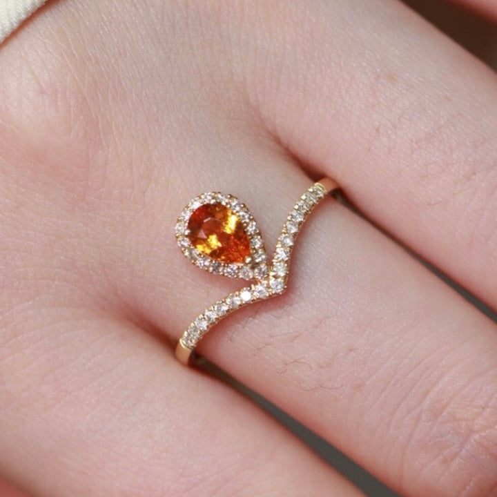 Pear-Shaped Natural Spessartine with V-Shaped Natural Diamond Ring in 18K Yellow Gold
