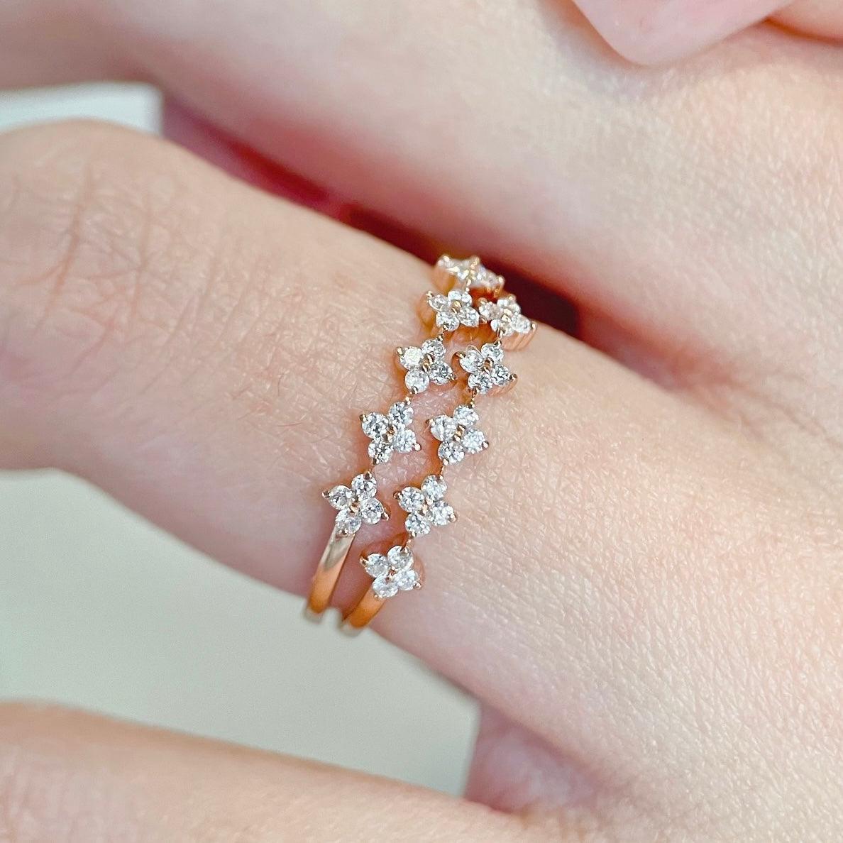 0.125ct Natural Diamond Starry Ring in 18K Rose Gold