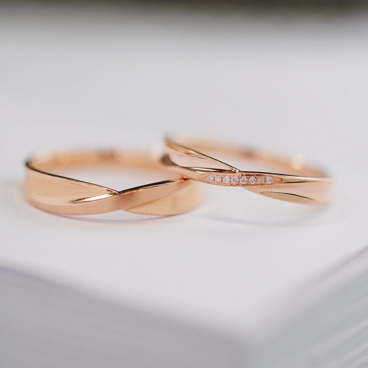 Twist Natural Diamond Couple Rings in 18K Rose Gold/White Gold