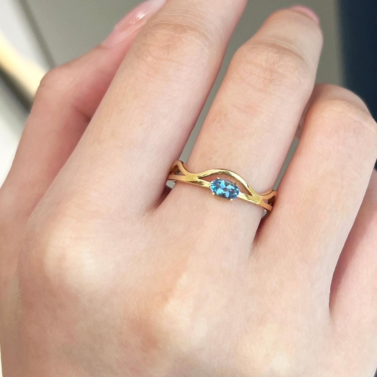 Natural Exceptional Santa Maria Blue Aquamarine Ring in 18K Yellow Gold