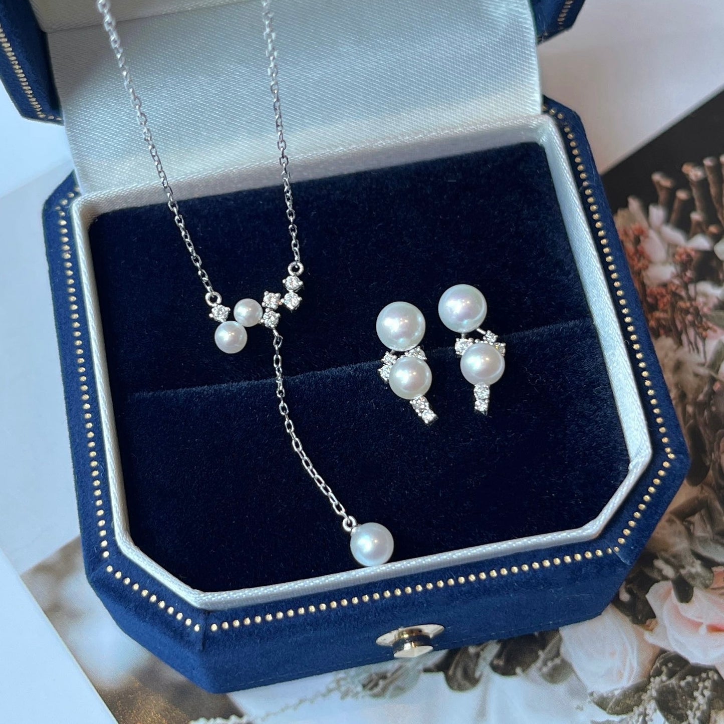 Freshwater Pearl with Natural Diamond Chain Earrings/Necklace in 18K White Gold