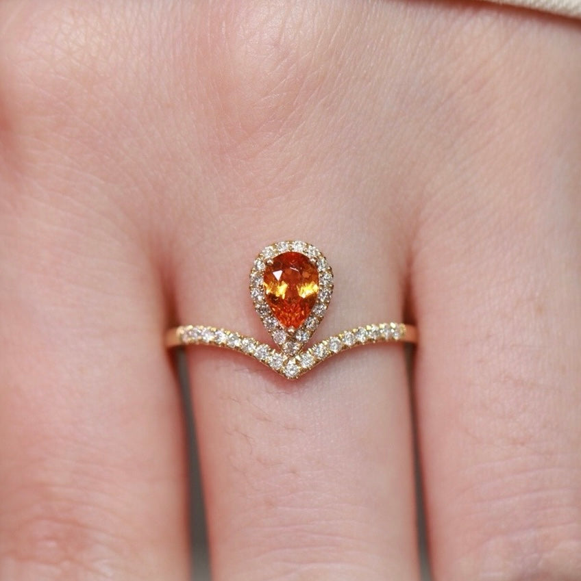 Pear-Shaped Natural Spessartine with V-Shaped Natural Diamond Ring in 18K Yellow Gold