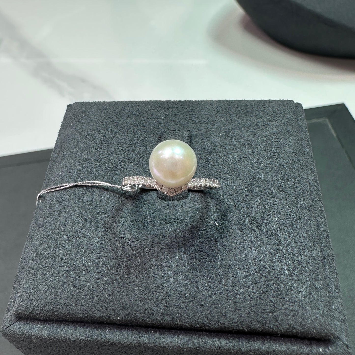 V-Shaped Freshwater Pearl with 0.171ct Natural Diamond Ring in 18K White Gold